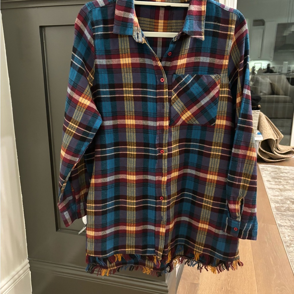 Long plaid shirt or shacket